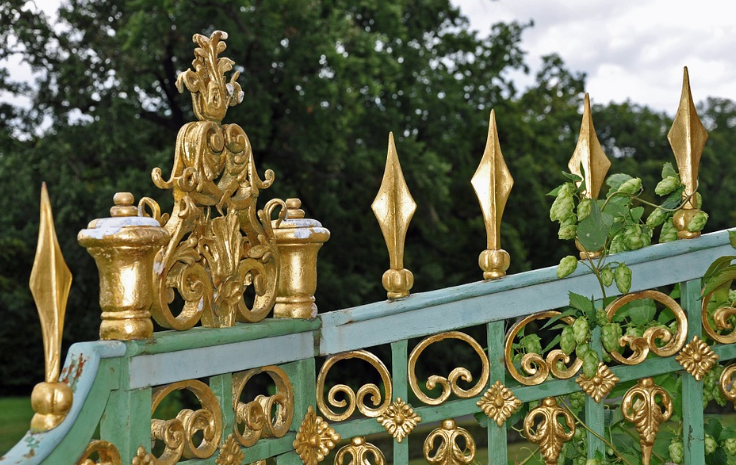 wrought-iron-fence-around-pool