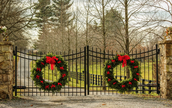 wrought-iron-gates-and-fences