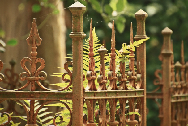 metal-fence-posts