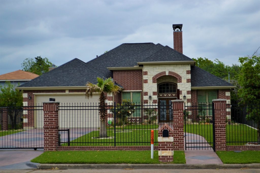 Do Driveway Gates Deter Thieves?