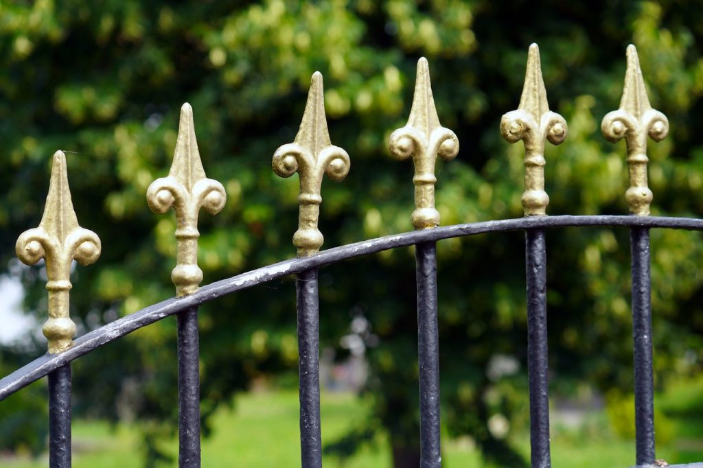 Tips for Building a Fence on a Slope