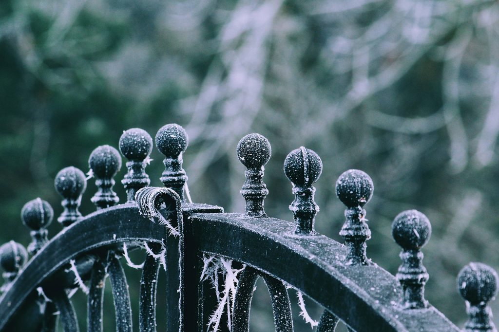 Five Holiday Decorations for Your Metal Fence